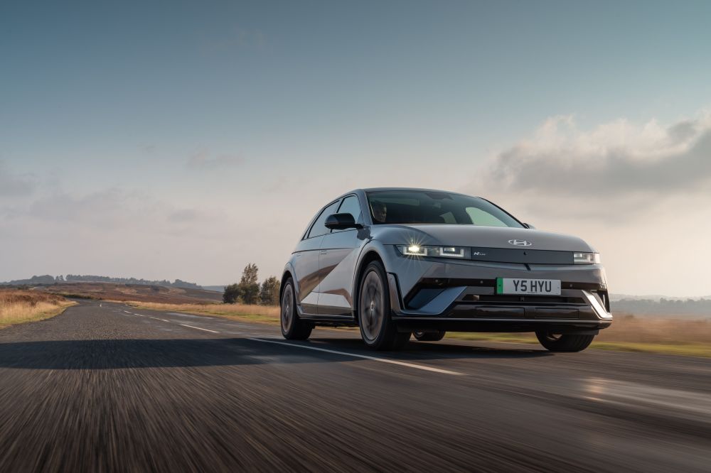 Hyundai IONIQ 5 i potpuno novi SANTA FE osvojili nagrade na Autotrader Drivers’ Choice Awards 2025